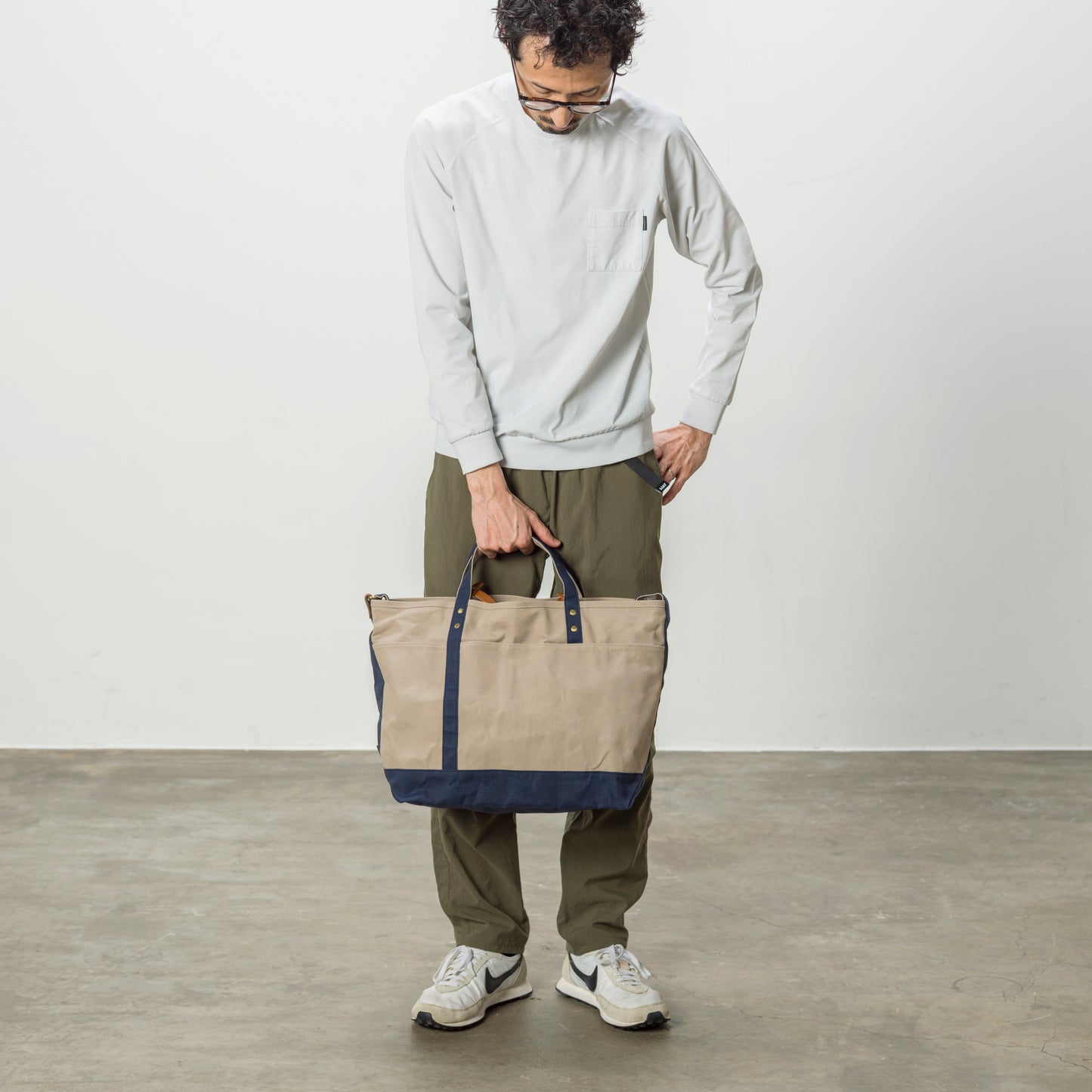 SHOULDER TOTE