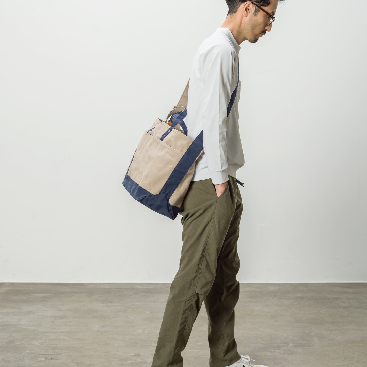 SHOULDER TOTE