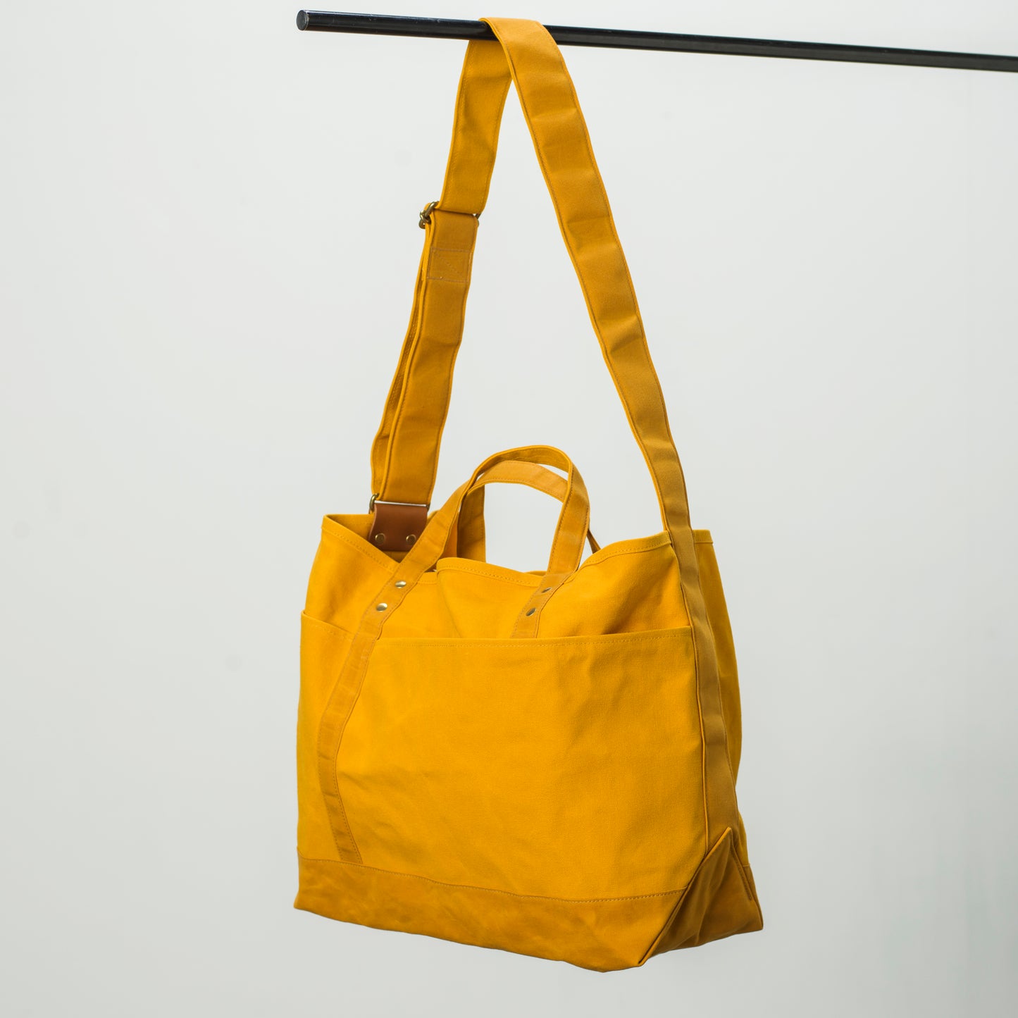 SHOULDER TOTE