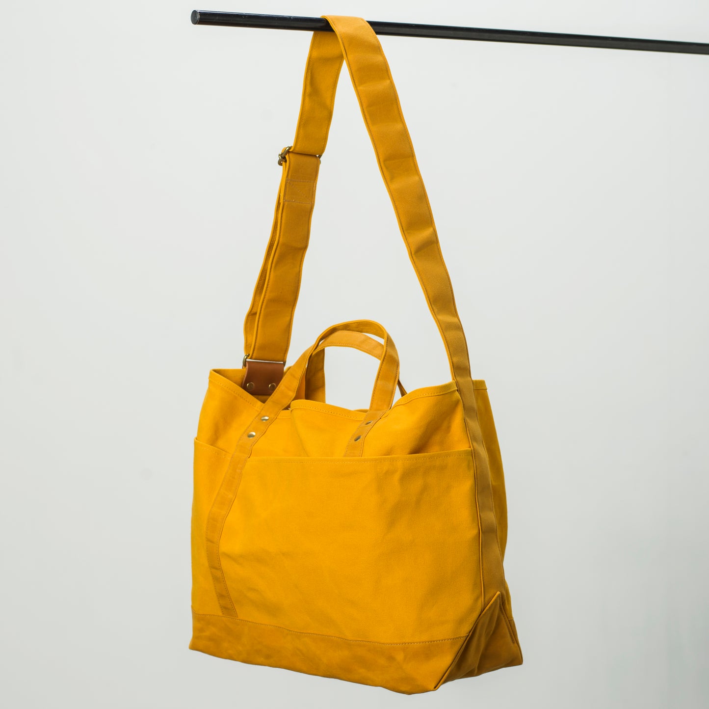 SHOULDER TOTE