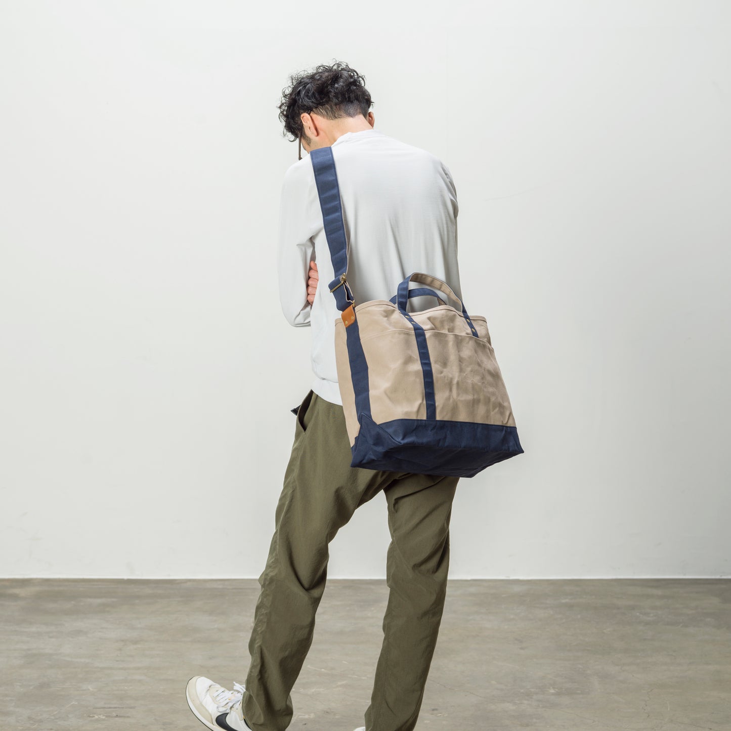 SHOULDER TOTE